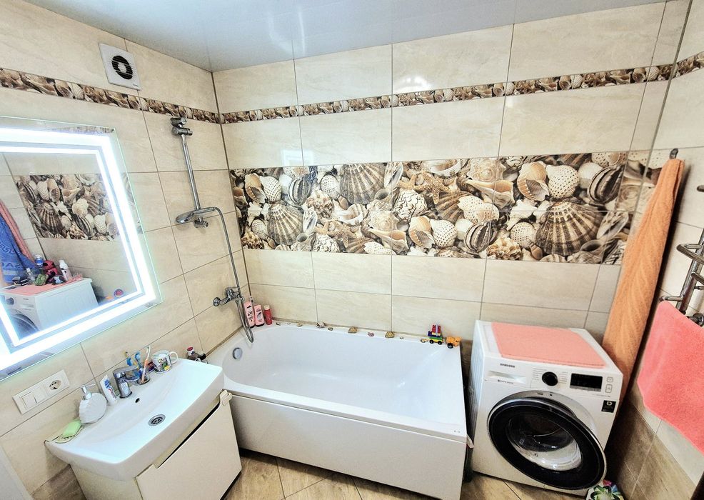 Центр 3-х кім кв вул. Київська 2 поверх цегла ремонт меблі