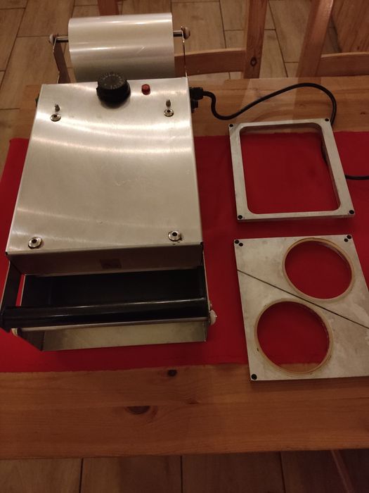 Na sprzedaż zgrzewarka do tacek pojemników z żywnością