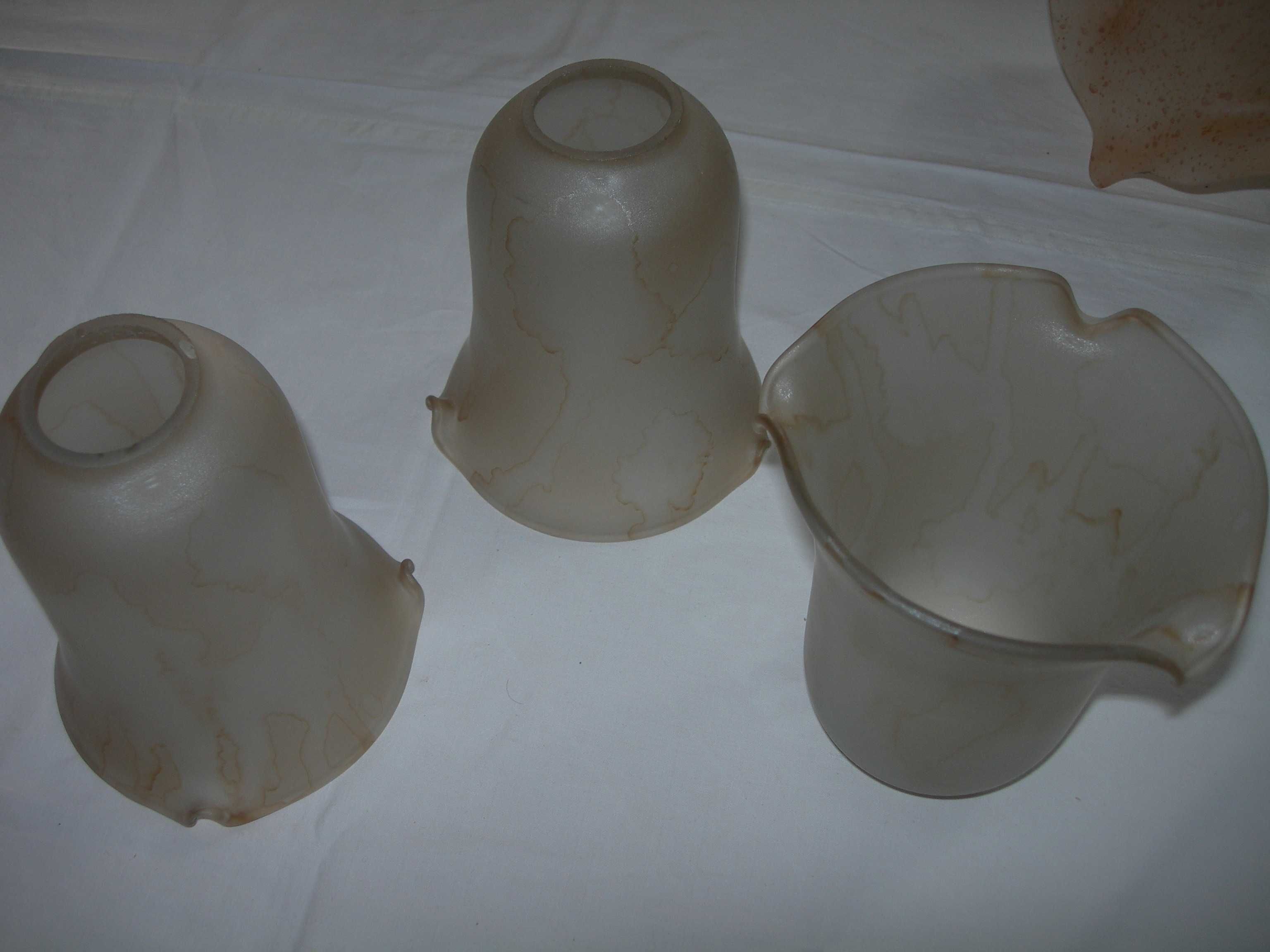 Tulipas de vidro. (3 Peças).