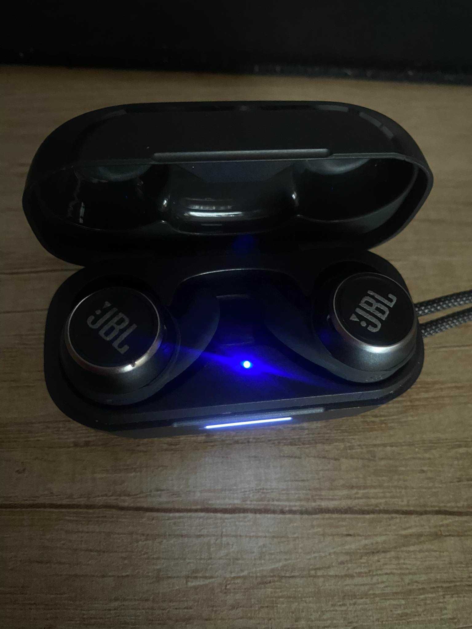 Słuchawki czarne bezprzewodowe JBL Reflect Mini NC