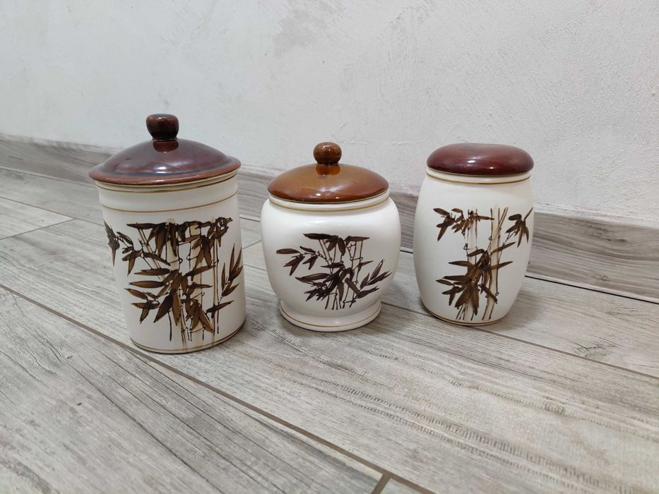 Zestaw ceramicznych pojemników z motywem bambusa