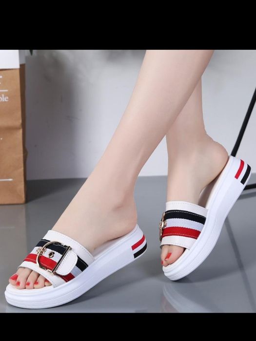 Стильные шлёпанцы