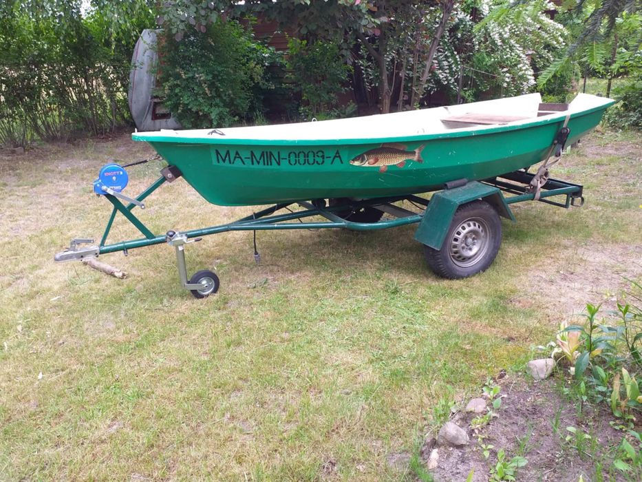 Łódka wędkarska dł 3,80 m szer 1,40 m z zarejestrowaną przyczepką
