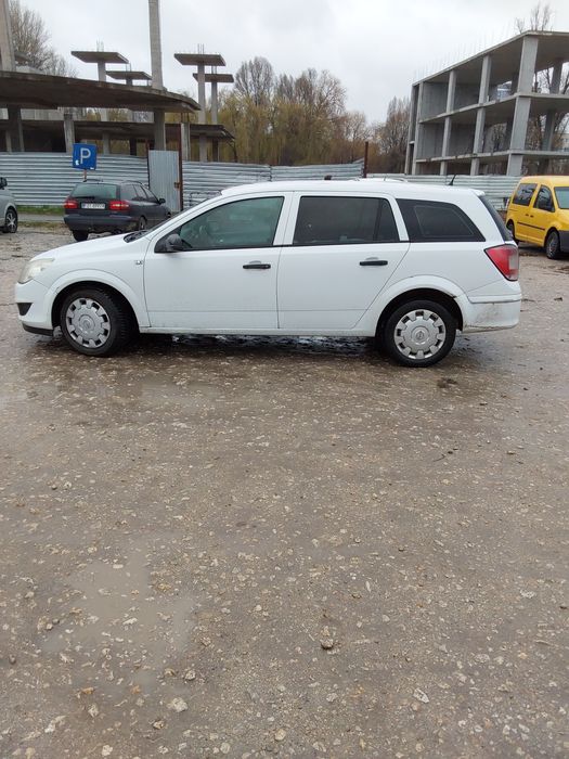 Автомобіль Opel Astra H 1,3 CDTI універсал 2008 рік білий круіз контр,