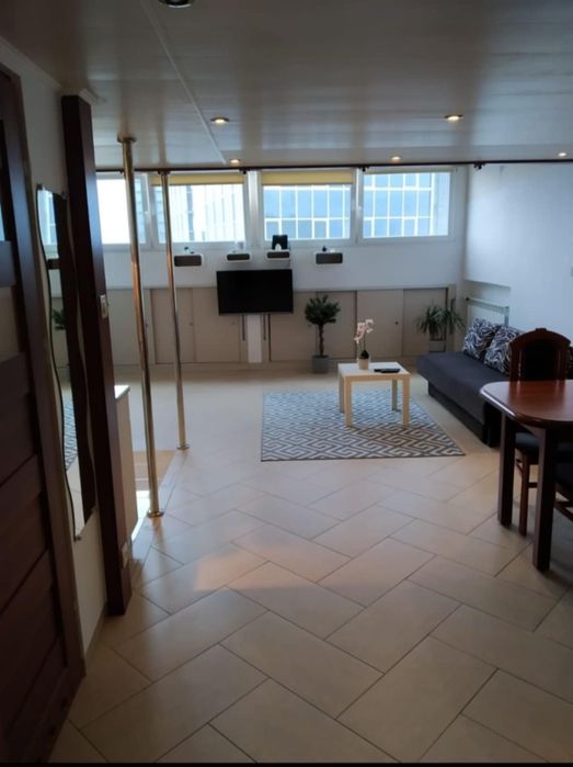 Mieszkanie typu penthouse w ścisłym centrum dla 7 lub 8 osób.