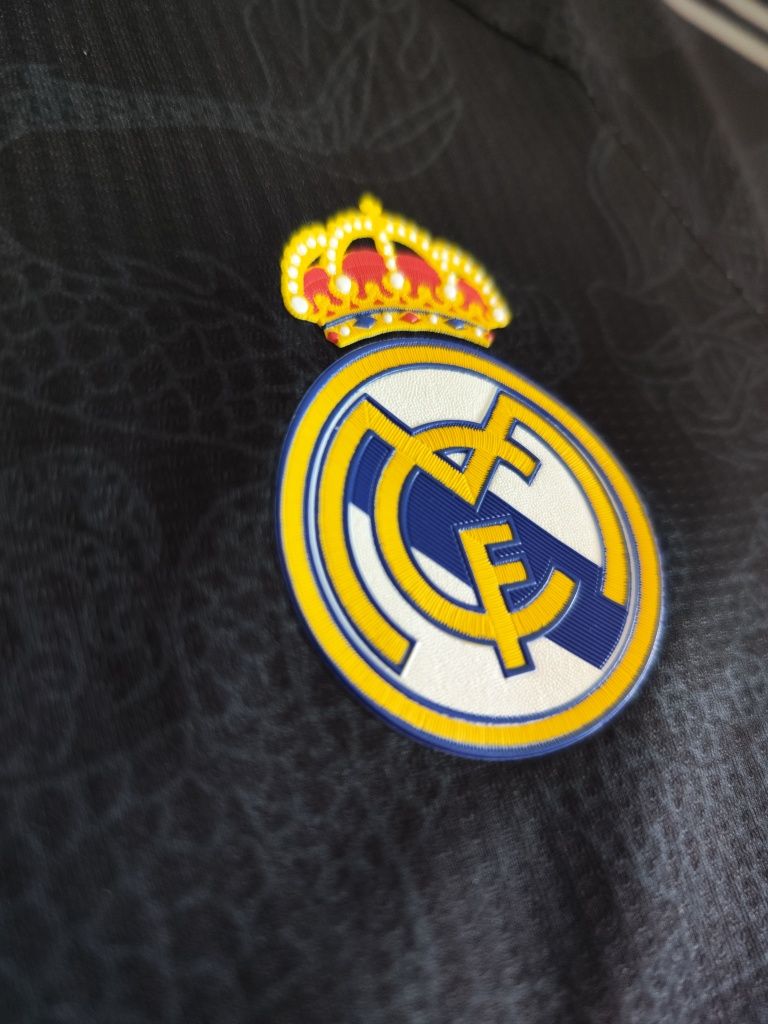 Real Madrid Benzema 9 Edição Limitada Nova