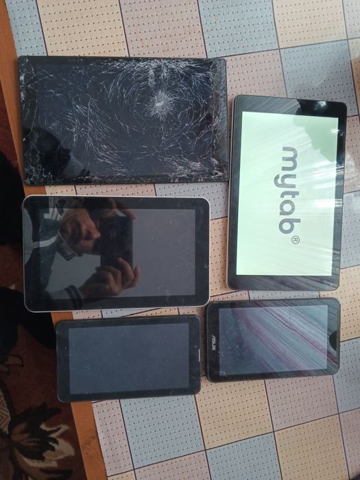 Планшети на відновлення або запчастини