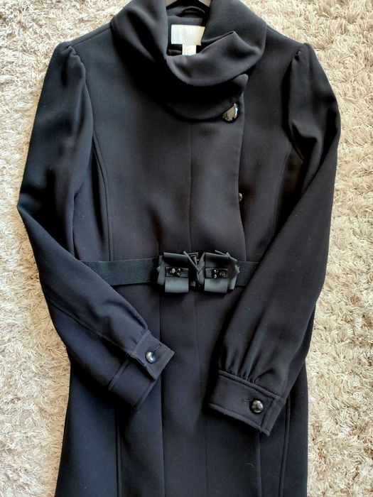 Nowy, elegancki płaszcz wiosenno/ jesienny w kolorze czarnym. Polecam.