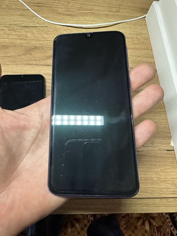 Телефон Samsung a40 на акаунте