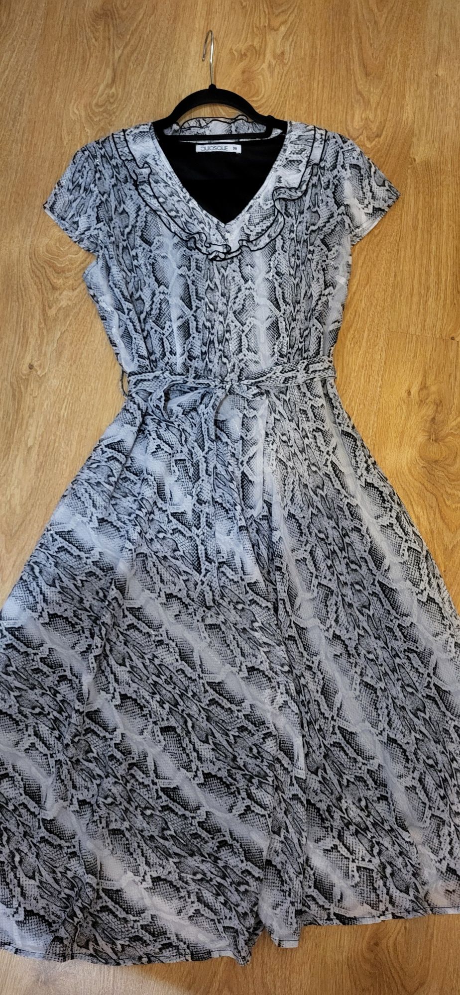 Sukienka letnia midi Quiosque  rozkloszowana S/M