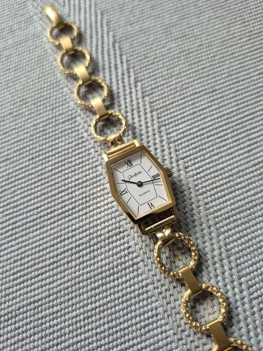 Piekny stary zegarek kwarcowy Glashütte