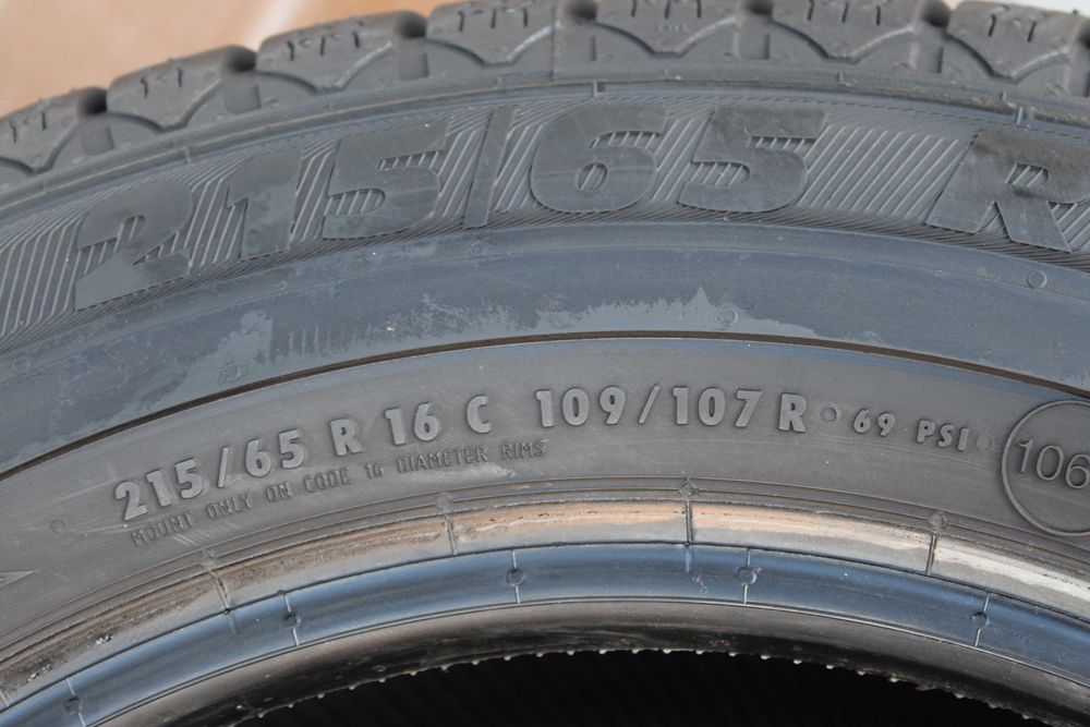 215/65R16C Semperit Van-Grip 2 109/107R 2019r. Demo 4szt.