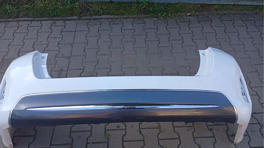 Toyota Auris II przed liftem zderzak tył kombi