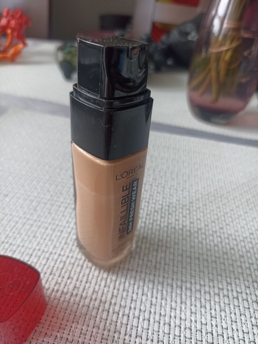 Podkład Loreal Infallible 24 fresh wear nr 300