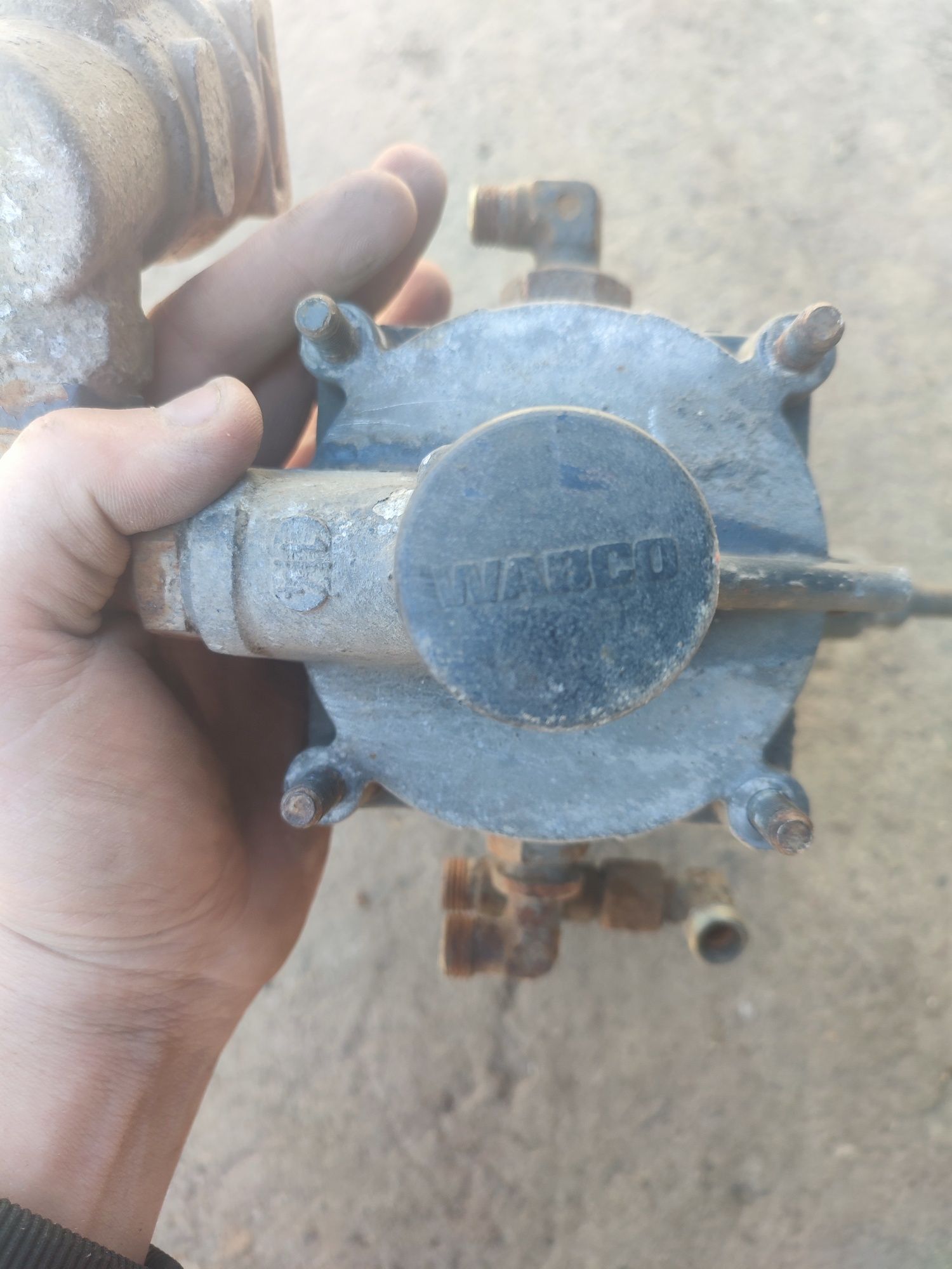 Нагрузочний кран Wabco для напівпричепу