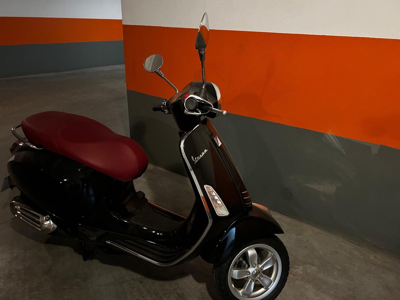 Vespa primavera 125
