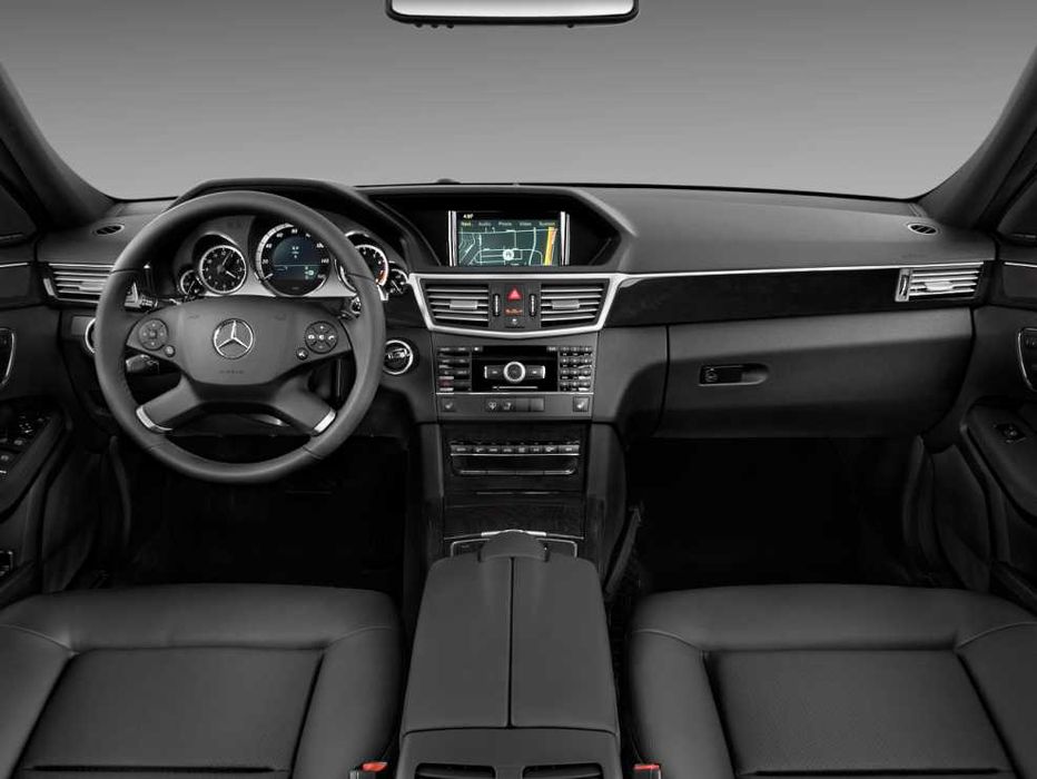 Накладка  торпеды декор Mercedes W212