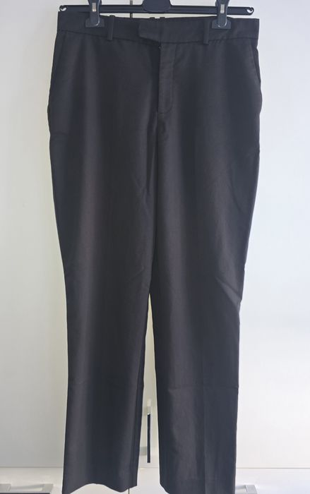 Czarne chinosy – Mango