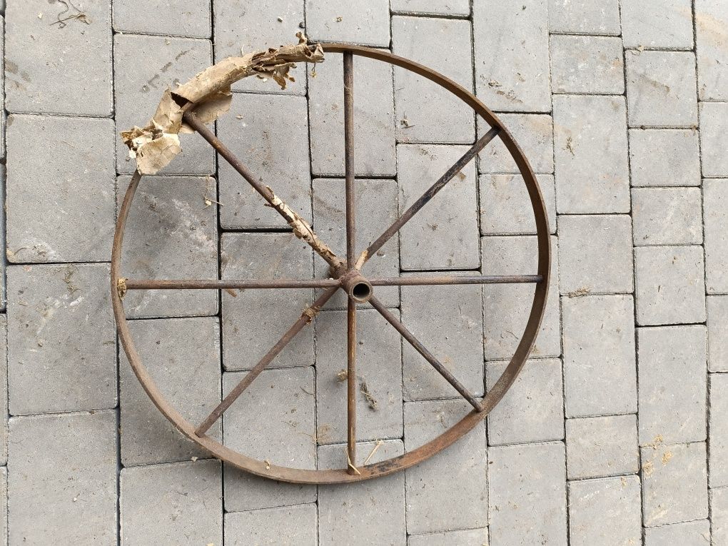 Zabytkowe nowe koło żelazne do wozu konnego Przeworsk Rzeszów