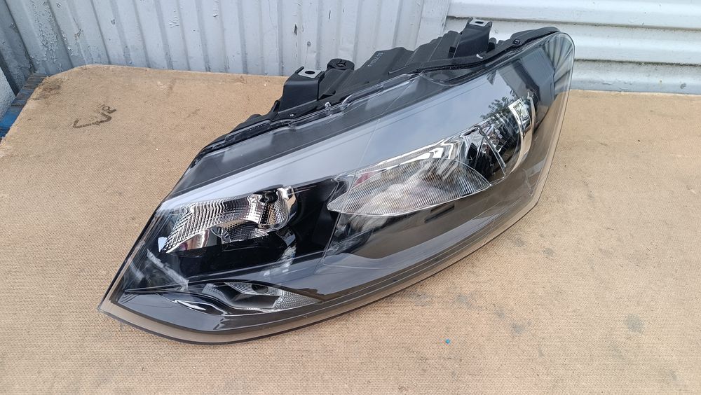 Vendo farol esquerdo de VW polo 6R ano 2009/14