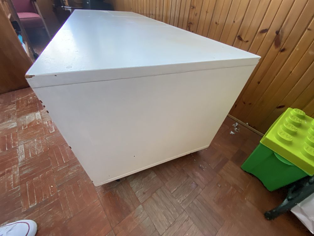 Aparador/consola baixo e contemporâneo
