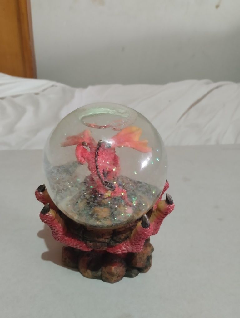 Globo de neve com dragão