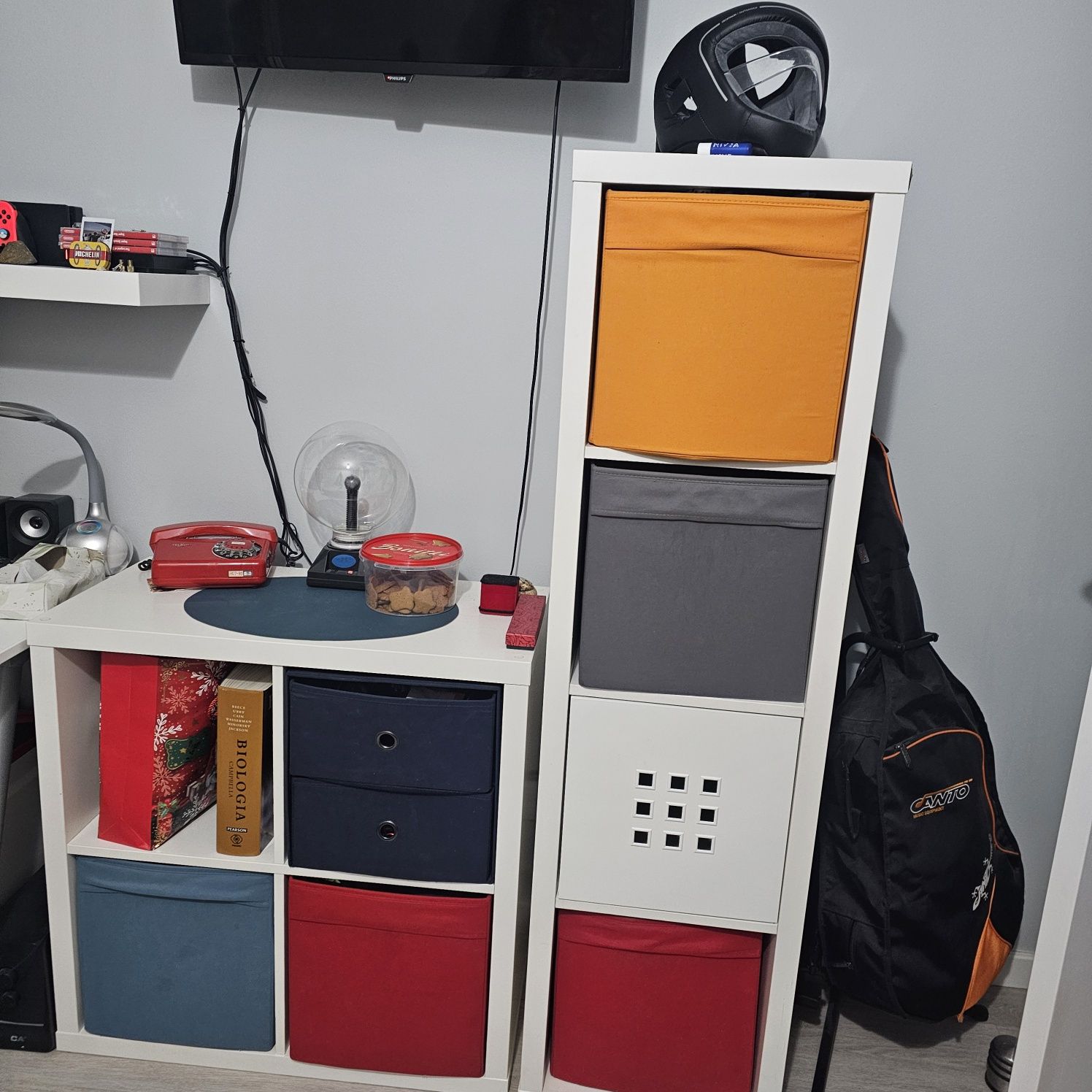 Biurko regulowanych Ikea Thyge plus szafka na książki