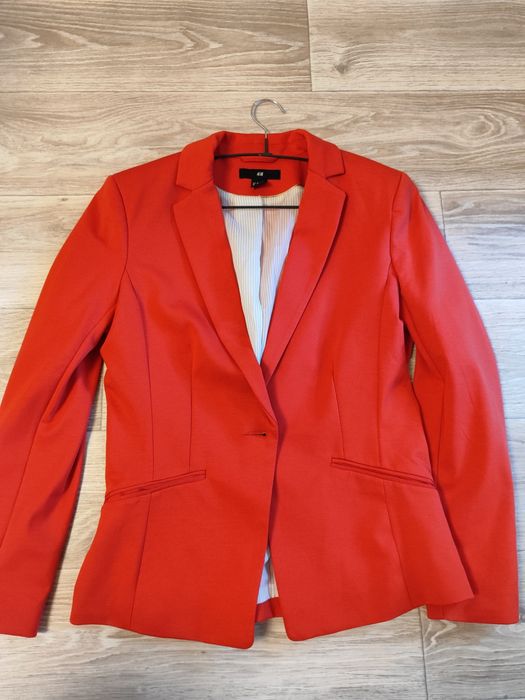 Жакет червоний жіночий