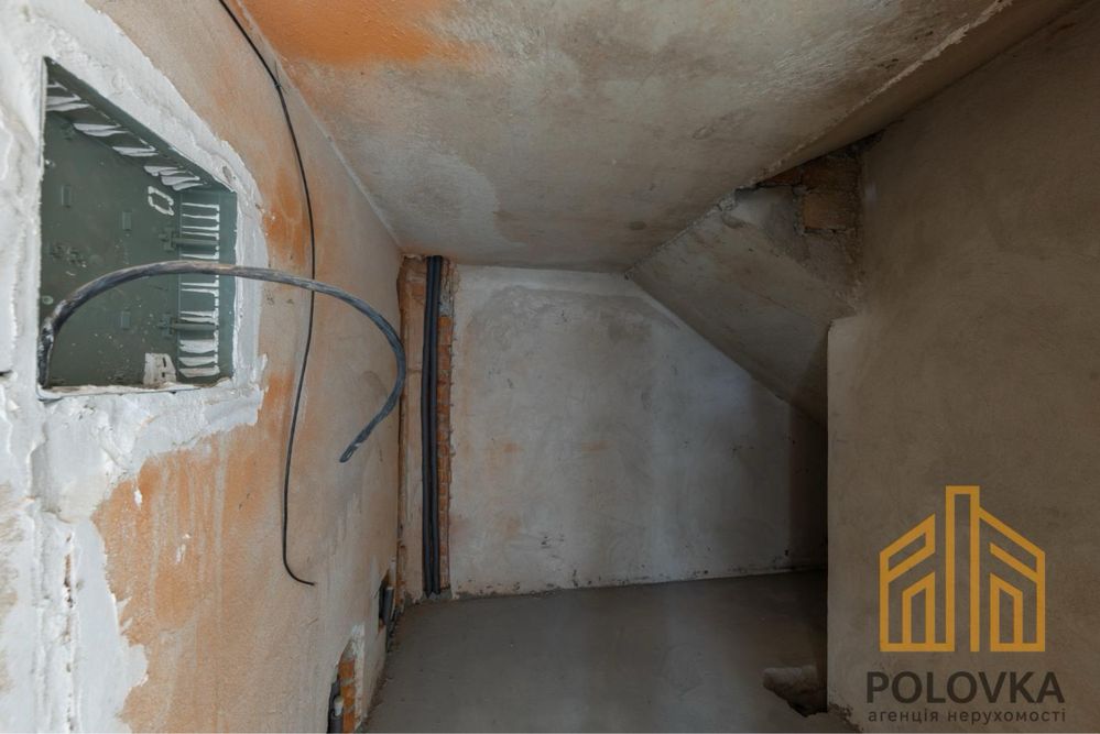 Продаж таунхаусу з гаражем в історичному центрі міста