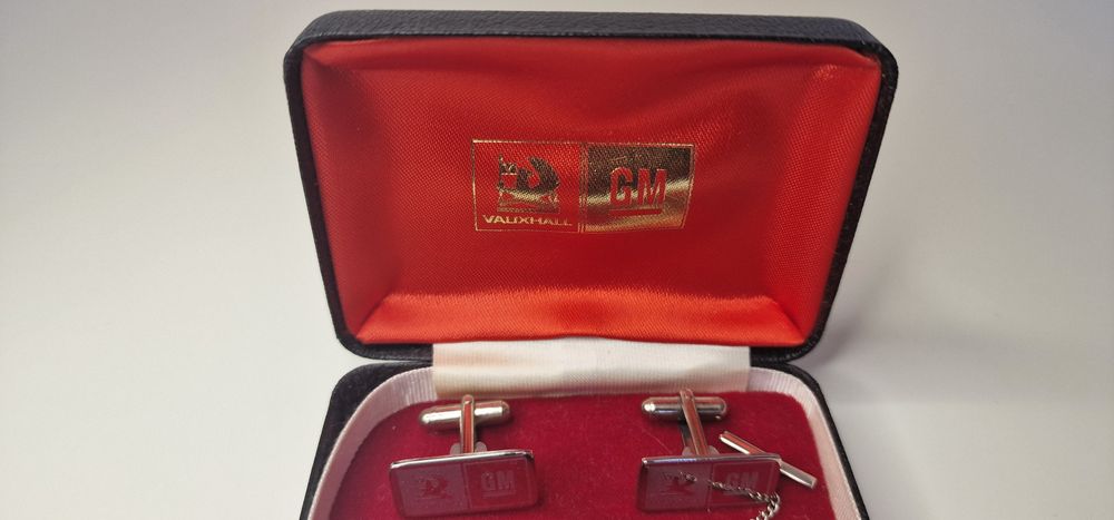 Vauxhall GM Spinki do mankietów Vintage 
Spinki do mankietów i pin do