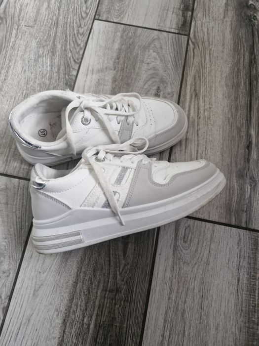 Buty sportowe biało-szare 37