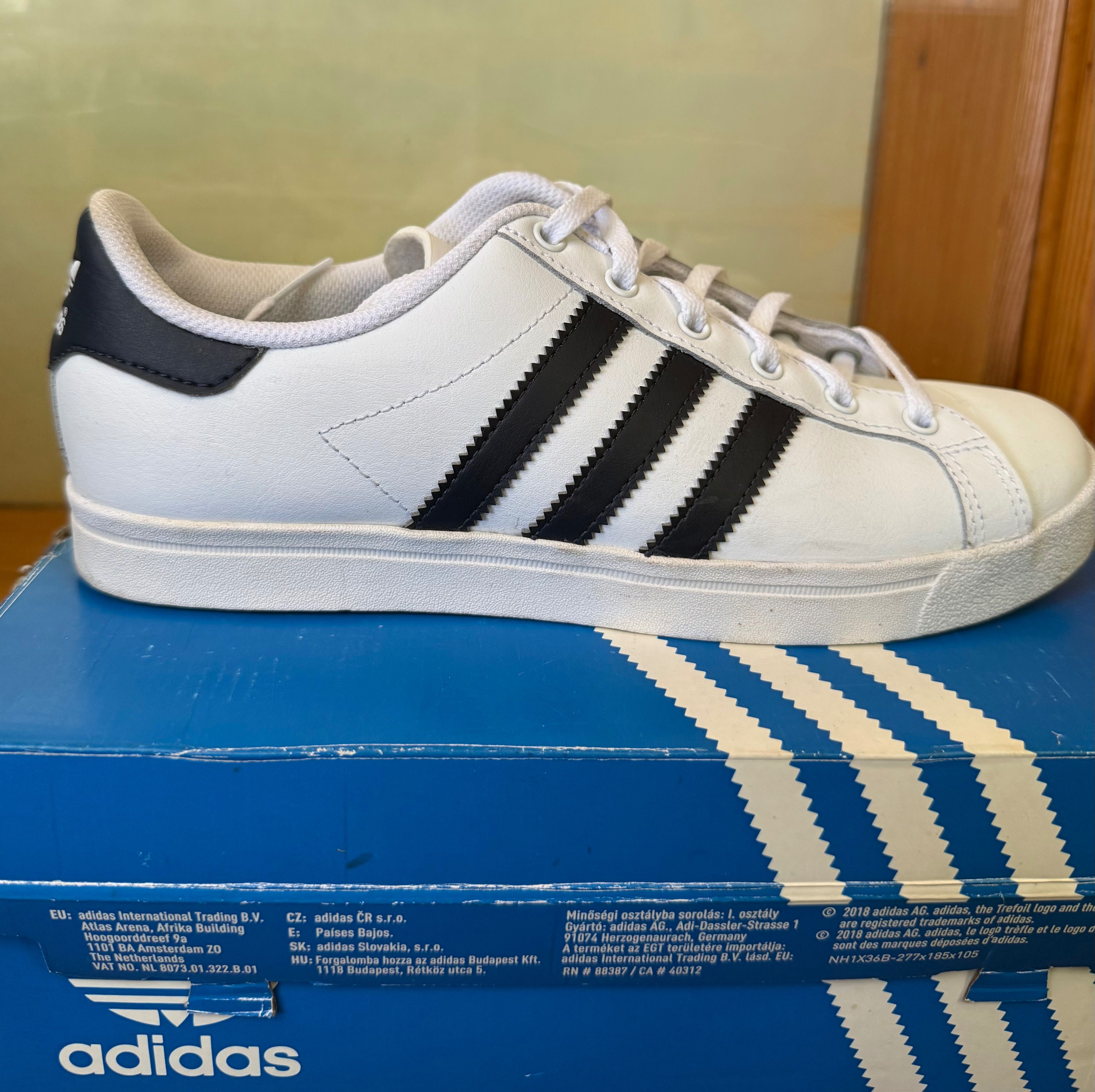 Кросівки adidas білі