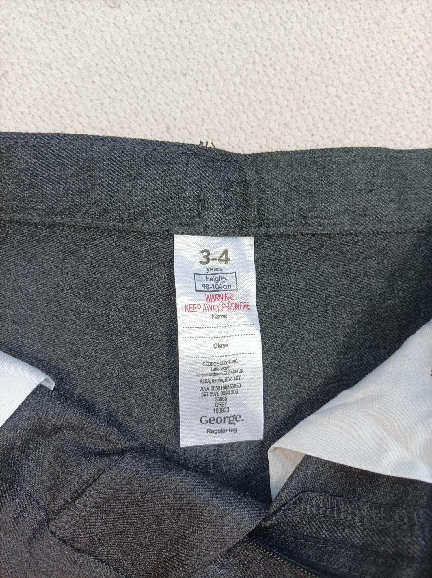 Nowe eleganckie galowe krótkie spodenki 98-104 apel komunia