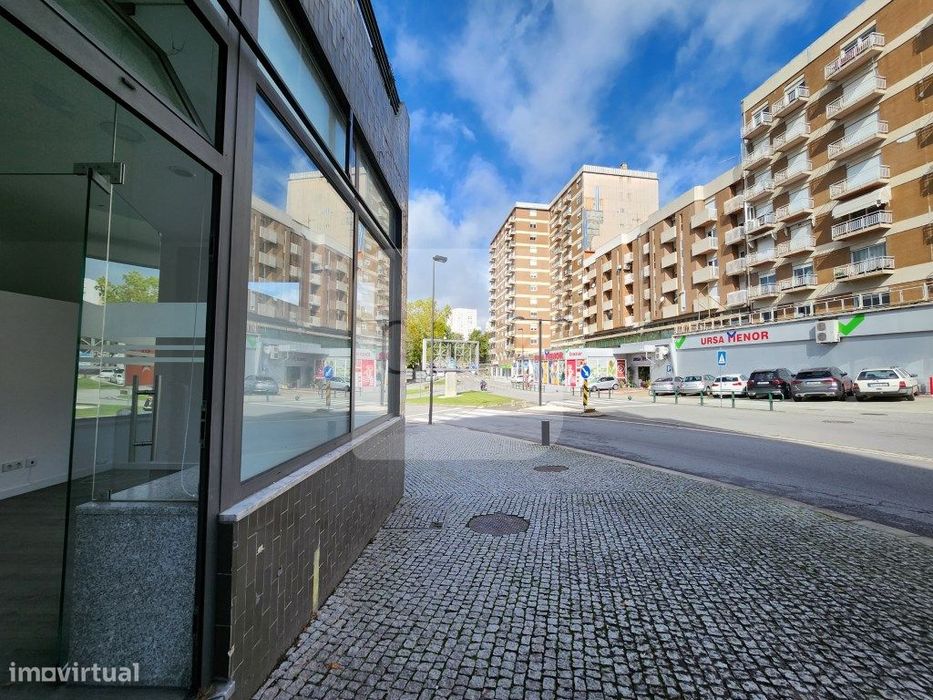Em Campanha, Loja com 27 m2 na Rua Miguel Torga em Vila Real