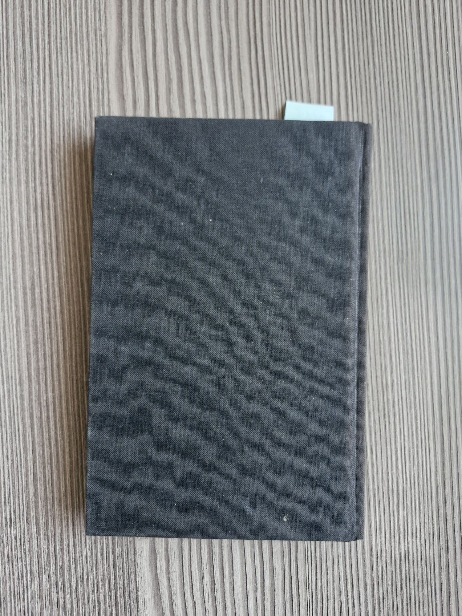 8126. "Dwanaście opowiadań tulaczy" Gabriel Garcia Marquez