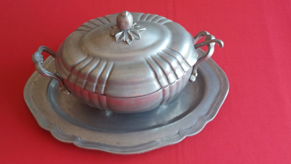 Conjunto de Terrina + Bandeja + Concha em estanho