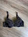 Czarny biustonosz z push up 75C Reserved