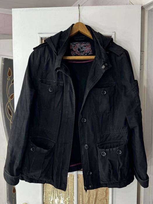 Чорна куртка