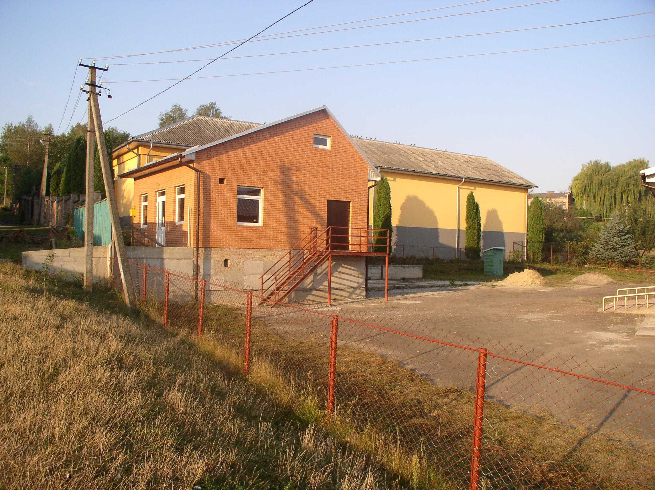 Виробничо-складська база поруч м.Рівне (1 км)