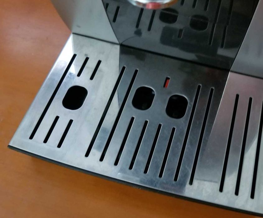 Ekspres De'Longhi Dinamica ECAM350.50.SB używany