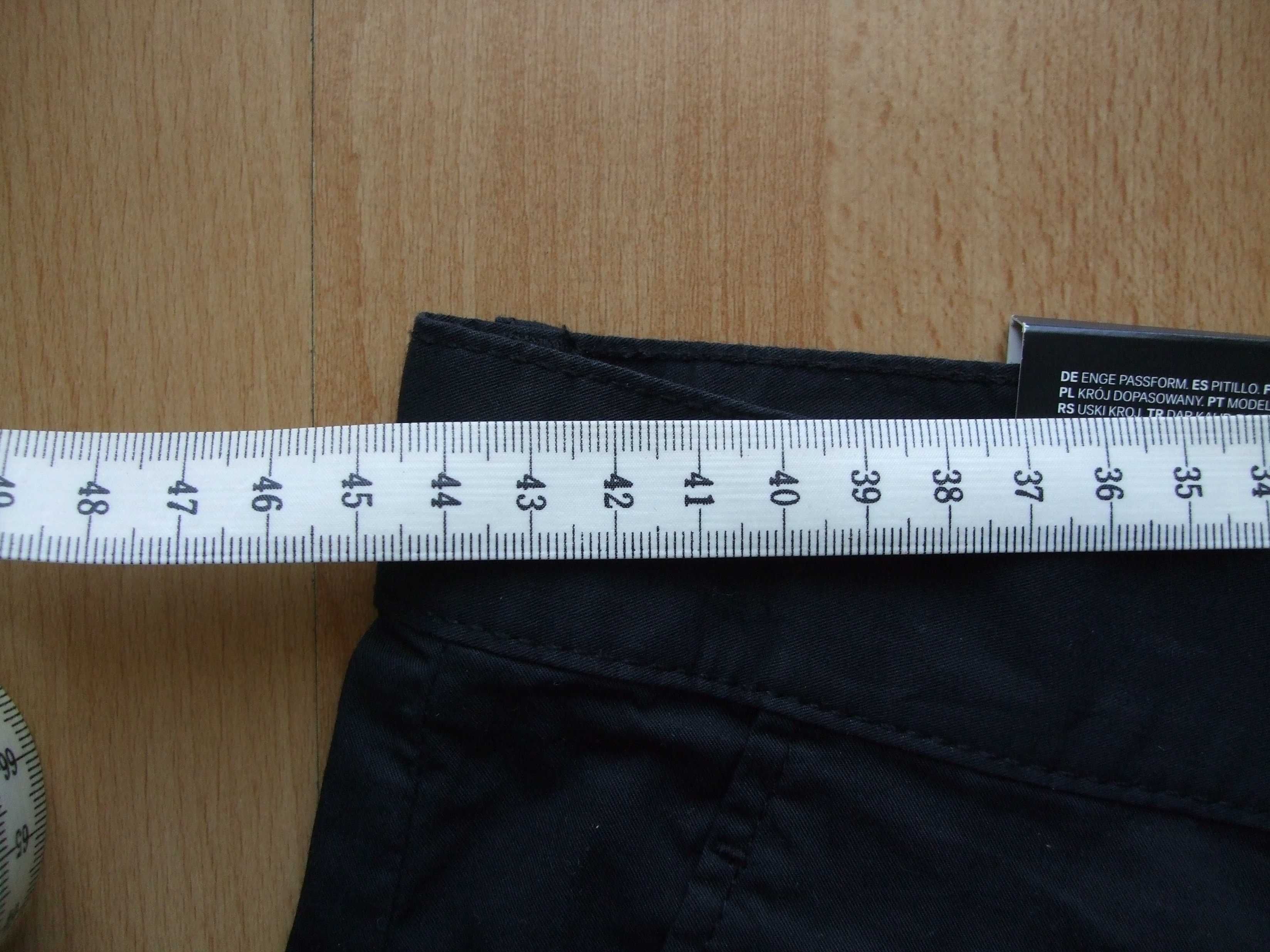 Spodnie krótkie firmy H&M w rozmiarze 52