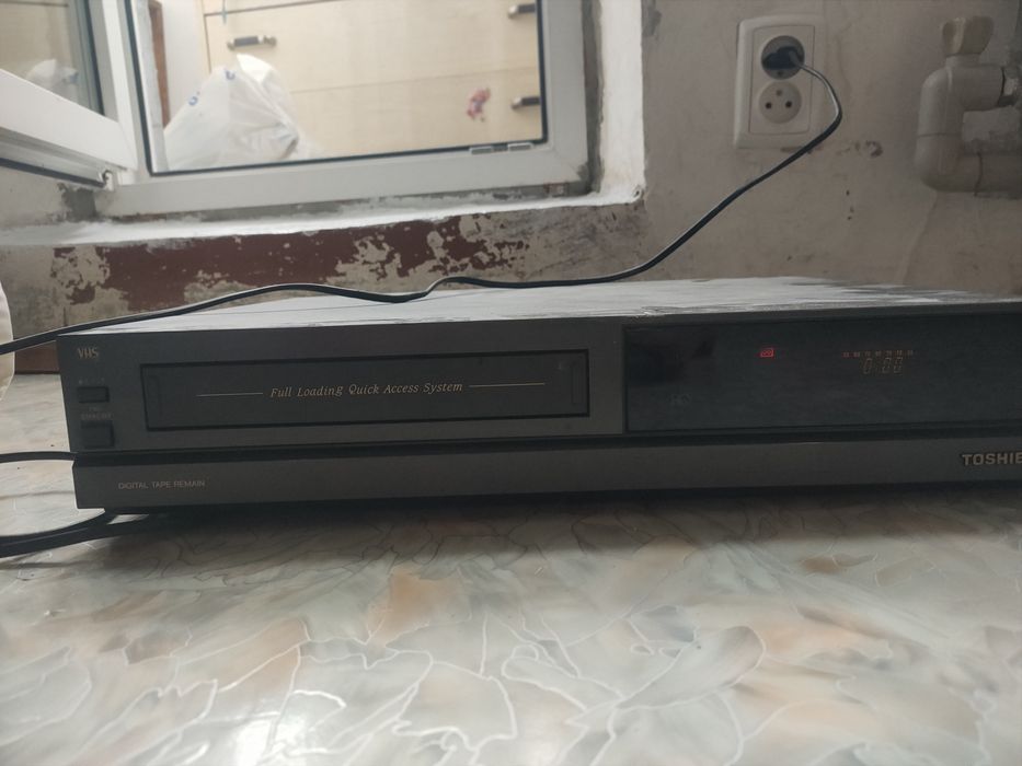 Видеомагнитофон Тошиба