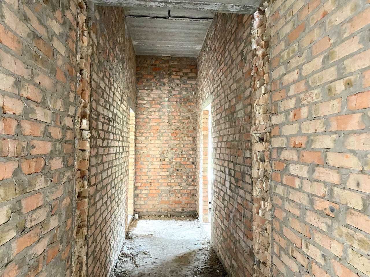 Фасадна комерція в центрі Здолбунова вигідна інвестиція