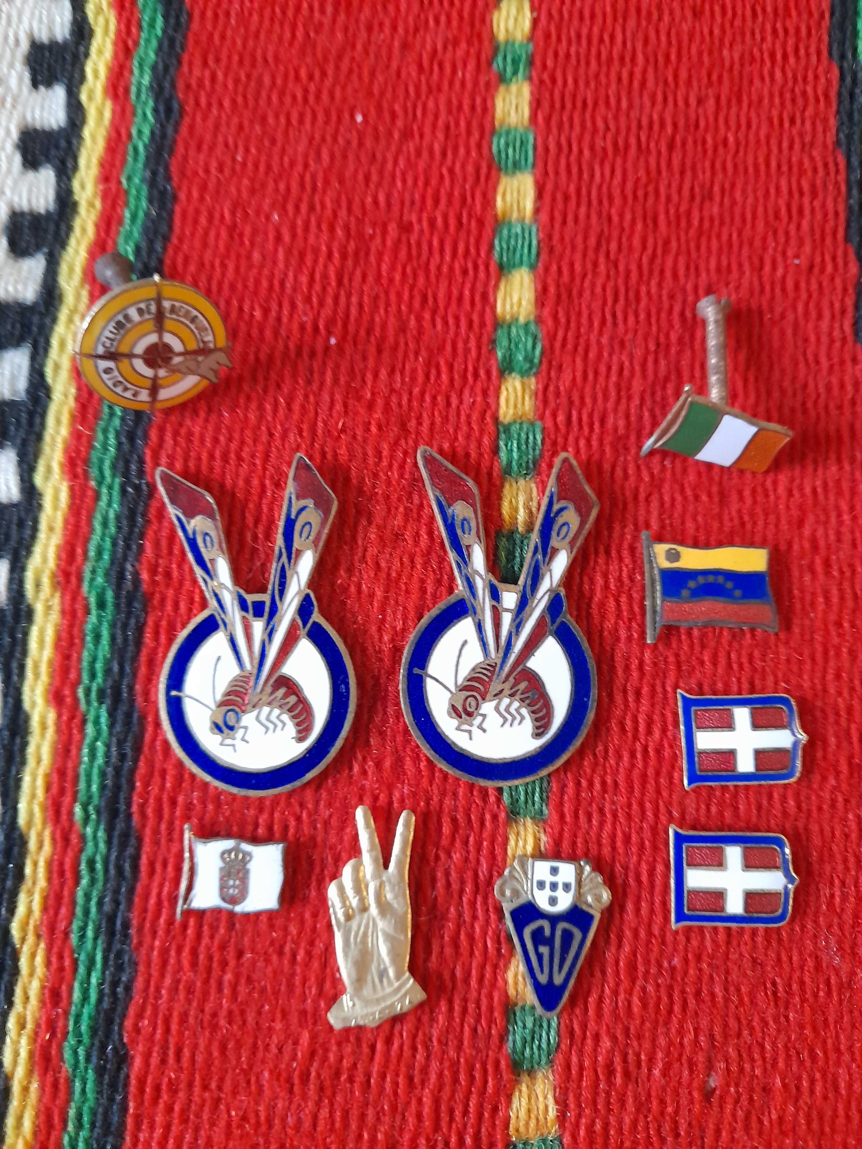 Pins antigos conjunto