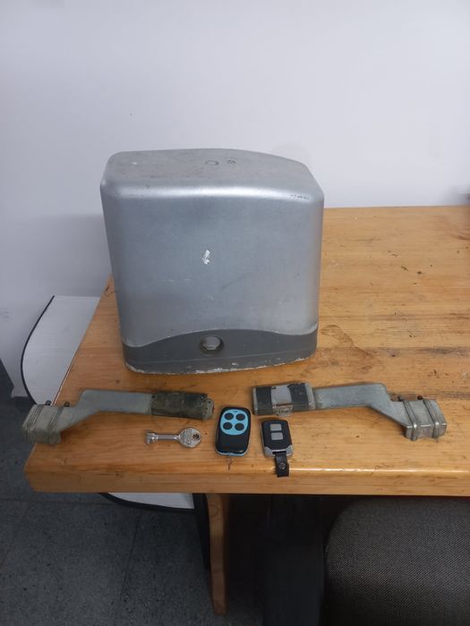 Napęd do bramy przesuwnej KEY