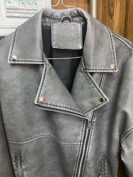 Шкіряна сіра косуха стильна куртка