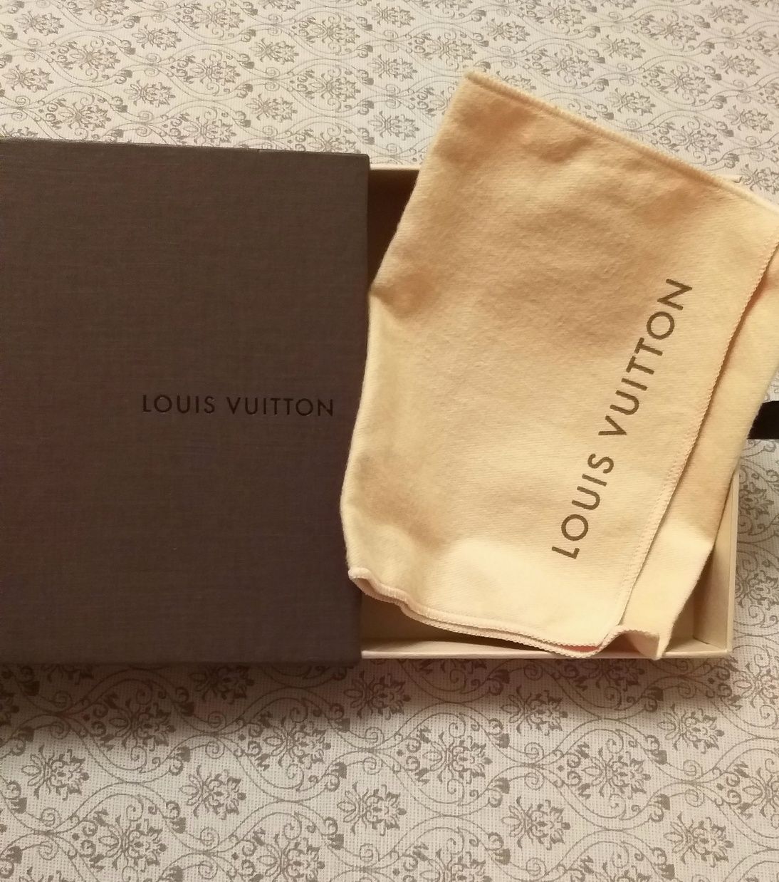 Louis Vuitton коробка ,пыльник ,упаковка оригинал .