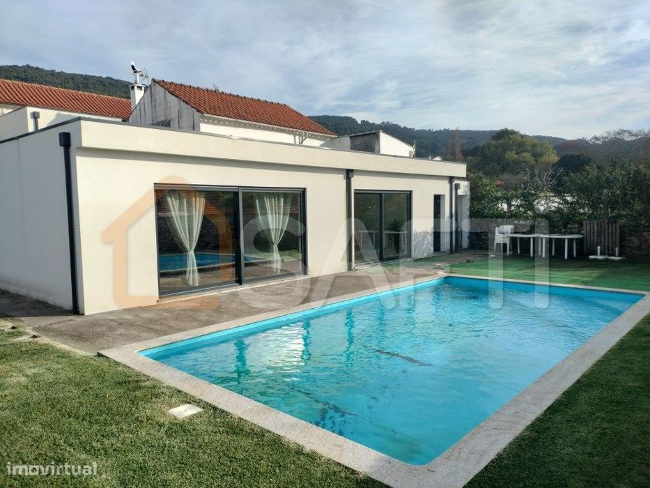 Moradia T3 com piscina em Moledo