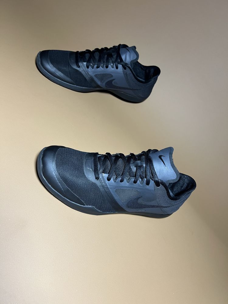 Кросівки для тренувань 39р.25,5см. Nike
