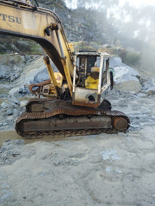 Giratória Komatsu 210